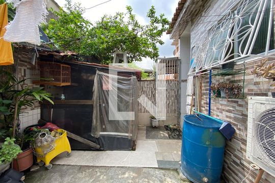 Quintal de casa à venda com 4 quartos, 120m² em Inhaúma, Rio de Janeiro