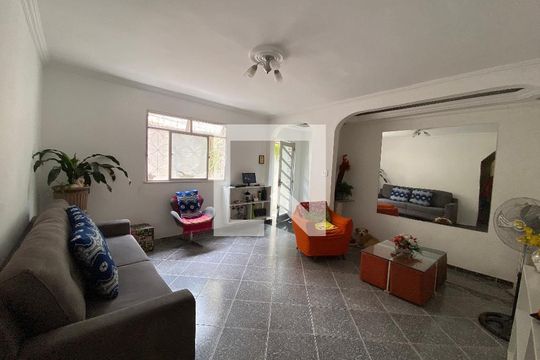 Sala de casa à venda com 4 quartos, 120m² em Inhaúma, Rio de Janeiro