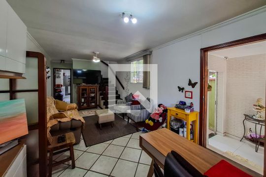 Sala de casa à venda com 4 quartos, 200m² em Bosque da Saúde, São Paulo