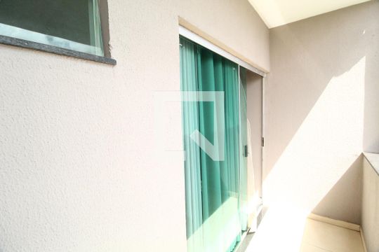 Varanda  de casa para alugar com 5 quartos, 270m² em Novo Mundo, Uberlândia