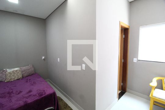 Quarto de casa para alugar com 5 quartos, 270m² em Novo Mundo, Uberlândia