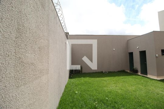 Quintal de casa para alugar com 5 quartos, 270m² em Novo Mundo, Uberlândia