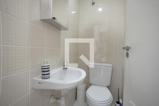 Banheiro de Serviço de apartamento à venda com 3 quartos, 106m² em Jardim Vila Mariana, São Paulo