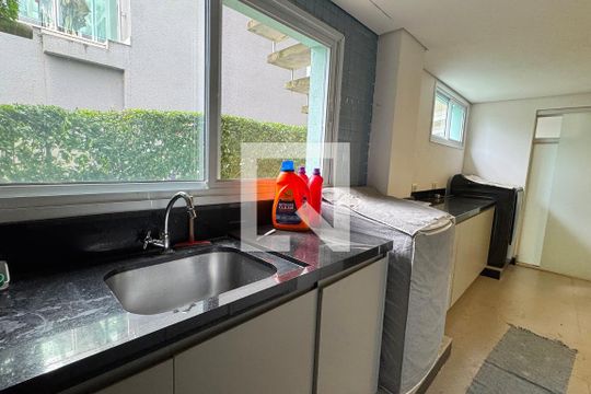 Área de Serviço de casa de condomínio à venda com 4 quartos, 510m² em Tamboré, Santana de Parnaíba