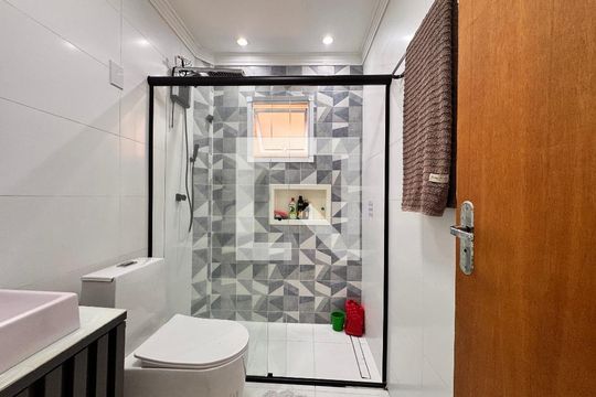 Banheiro de casa à venda com 3 quartos, 250m² em Parque Capuava, Santo André