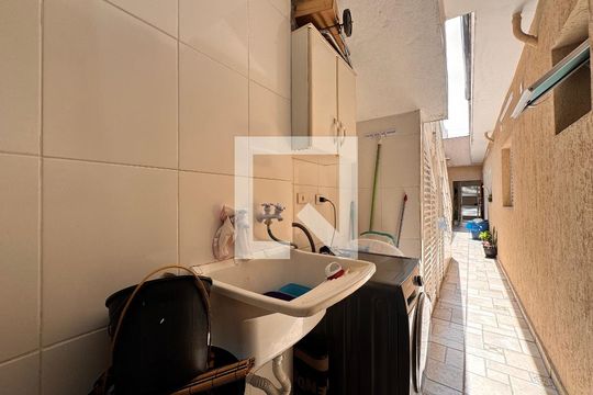 Lavanderia de casa à venda com 3 quartos, 250m² em Parque Capuava, Santo André