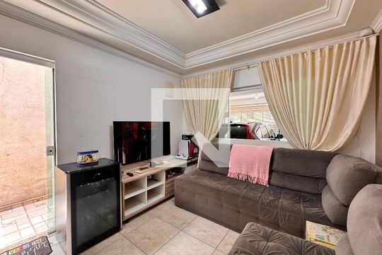 Sala de casa à venda com 3 quartos, 250m² em Parque Capuava, Santo André