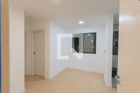 Apartamento à venda com 2 quartos, 39m² em Jardim Ipaussurama, Campinas