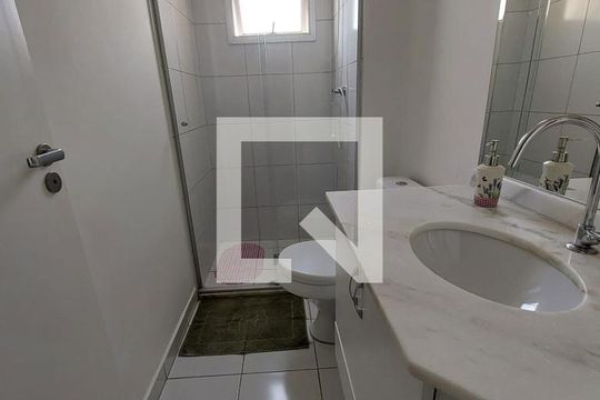 Banheiro de apartamento à venda com 2 quartos, 62m² em Serrano, Belo Horizonte