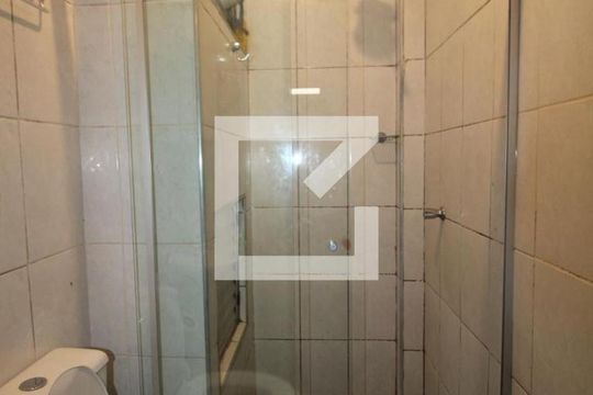 Banheiro de kitnet/studio para alugar com 1 quarto, 36m² em Cidade Universitária, Campinas