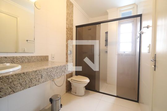Banheiro da Suíte de apartamento à venda com 3 quartos, 305m² em Ideal, Novo Hamburgo
