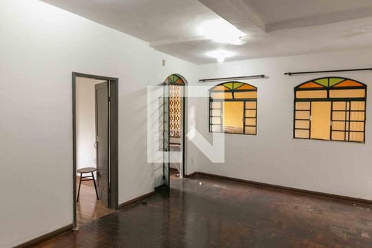 Sala de casa à venda com 2 quartos, 80m² em São Salvador, Belo Horizonte