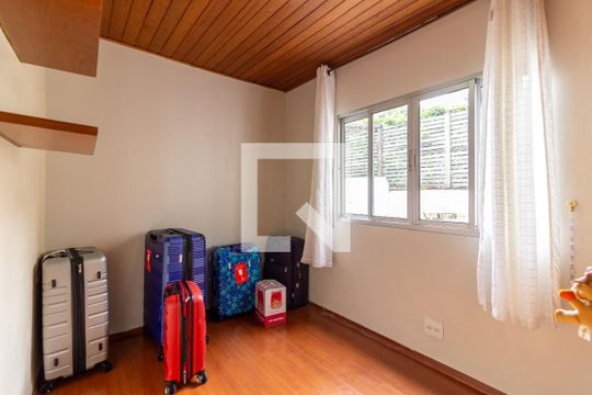 Quarto 1 de casa à venda com 2 quartos, 180m² em Vila Madalena, São Paulo