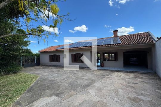 Fachada de casa à venda com 4 quartos, 860m² em São João Batista, São Leopoldo