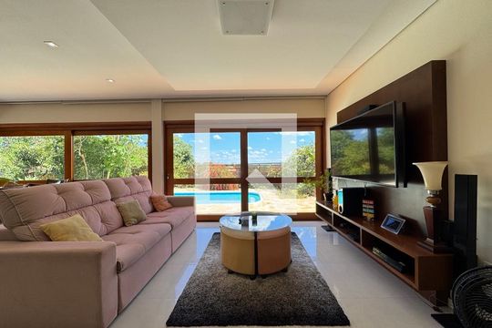 Sala de casa para alugar com 4 quartos, 860m² em São João Batista, São Leopoldo