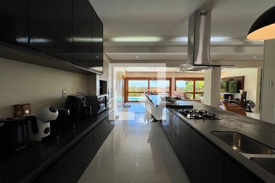 Cozinha de casa à venda com 4 quartos, 860m² em São João Batista, São Leopoldo