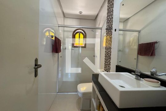 Banheiro Social de casa à venda com 4 quartos, 860m² em São João Batista, São Leopoldo