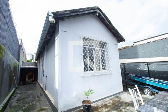 Entrada de casa à venda com 3 quartos, 300m² em Serra, Belo Horizonte