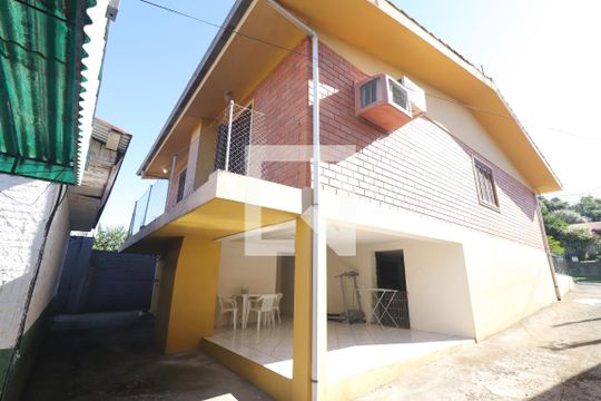 fundos de casa à venda com 3 quartos, 132m² em Guarani, Novo Hamburgo