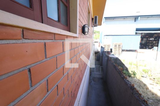 Corredor de casa à venda com 3 quartos, 132m² em Guarani, Novo Hamburgo