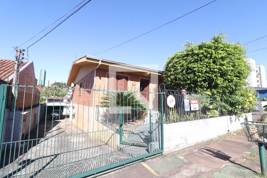 Fachada de casa à venda com 3 quartos, 132m² em Guarani, Novo Hamburgo
