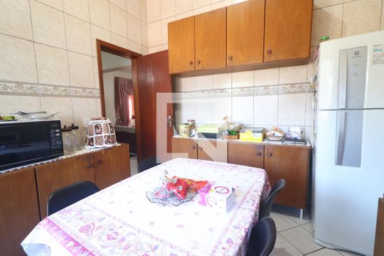 Cozinha de casa à venda com 3 quartos, 132m² em Guarani, Novo Hamburgo