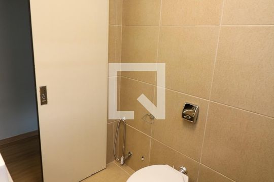 Banheiro de apartamento para alugar com 1 quarto, 50m² em Menino Deus, Porto Alegre