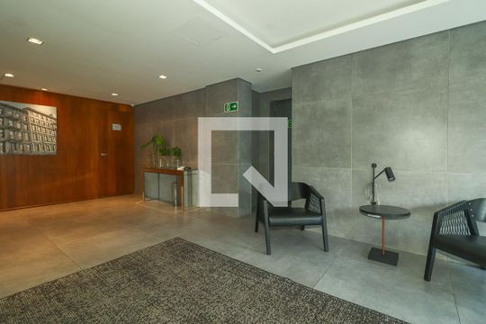 Hall de entrada de apartamento para alugar com 1 quarto, 49m² em Auxiliadora, Porto Alegre