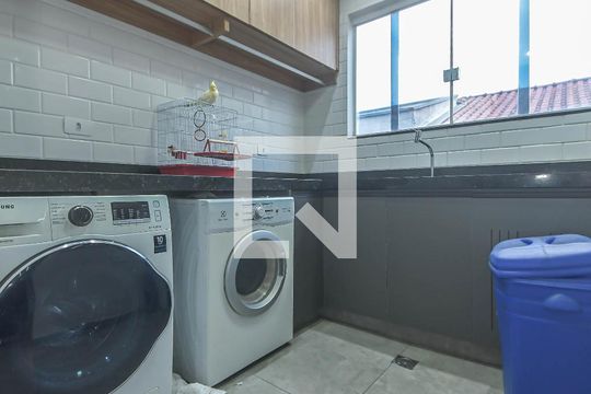 Lavanderia de casa à venda com 3 quartos, 135m² em Bosque da Saúde, São Paulo