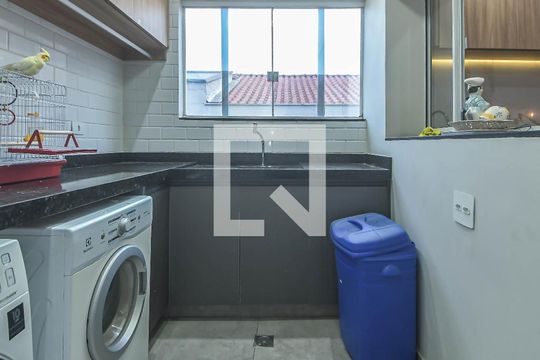 Lavanderia de casa à venda com 3 quartos, 135m² em Bosque da Saúde, São Paulo