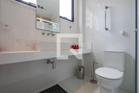 Suíte 1 - Banheiro de apartamento à venda com 3 quartos, 105m² em Jardim Paulista, São Paulo