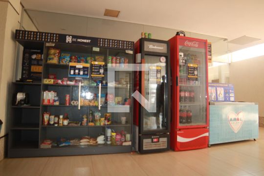 Área comum - Mercado Self Service  de kitnet/studio para alugar com 1 quarto, 28m² em Norte (águas Claras), Brasília