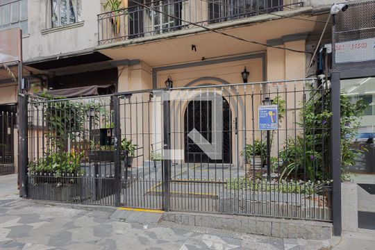 Fachada e Placa de apartamento à venda com 2 quartos, 107m² em Jardim Paulista, São Paulo