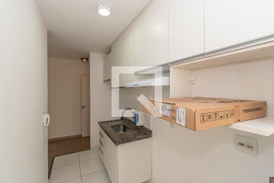 Cozinha  de apartamento para alugar com 2 quartos, 60m² em Jardim Ipe, Hortolândia
