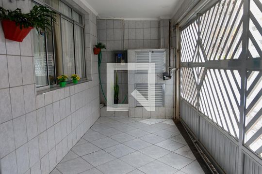 Garagem de casa à venda com 5 quartos, 175m² em Pestana, Osasco