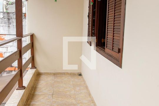 Área Externa de casa à venda com 5 quartos, 175m² em Pestana, Osasco