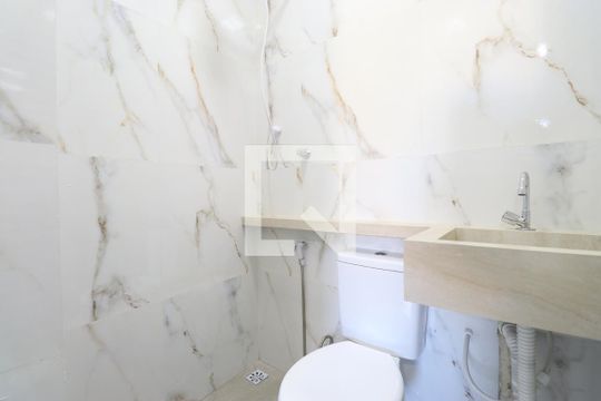 Banheiro de kitnet/studio para alugar com 1 quarto, 35m² em Vila Romana, São Paulo