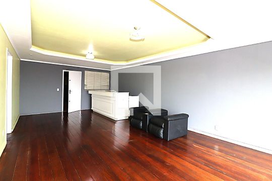 Sala 1 de apartamento para alugar com 2 quartos, 150m² em Vila Jardim, Porto Alegre