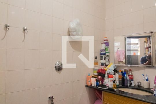 Banheiro da Suíte de casa à venda com 3 quartos, 360m² em Santa Helena, Contagem