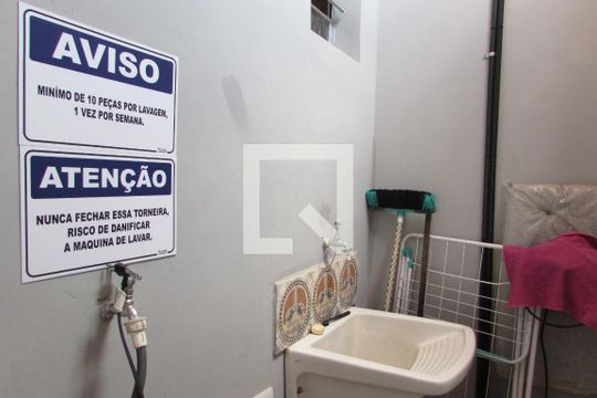 Lavanderia comunitária de apartamento para alugar com 1 quarto, 32m² em Jardim Ivana, São Paulo