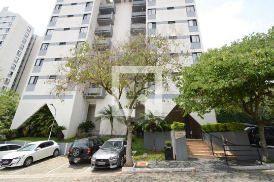 Fachada do bloco de apartamento para alugar com 3 quartos, 71m² em Jardim Luanda, São Paulo