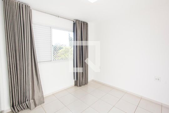 Suite de apartamento para alugar com 3 quartos, 97m² em Saraiva, Uberlândia