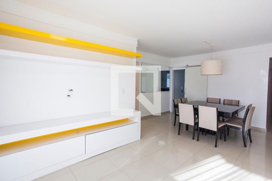 Sala de apartamento para alugar com 3 quartos, 97m² em Saraiva, Uberlândia