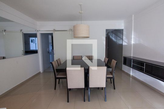 Sala de apartamento para alugar com 3 quartos, 97m² em Saraiva, Uberlândia