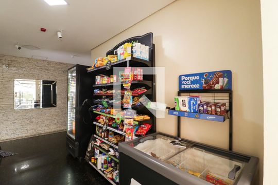 Mercadinho de apartamento para alugar com 3 quartos, 83m² em Vila Amélia, São Paulo