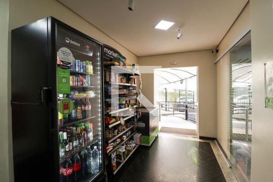 Mercadinho de apartamento para alugar com 3 quartos, 83m² em Vila Amélia, São Paulo