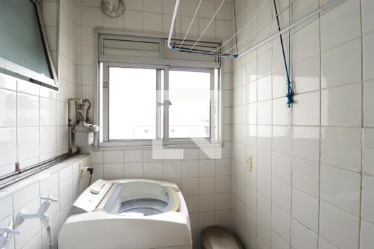 Cozinha e Área de Serviço de apartamento para alugar com 3 quartos, 83m² em Vila Amélia, São Paulo