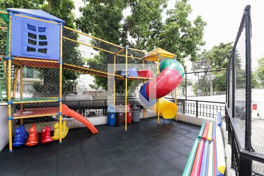 Playground de apartamento para alugar com 3 quartos, 83m² em Vila Amélia, São Paulo