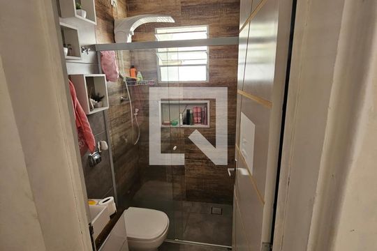 Banheiro de casa à venda com 2 quartos, 125m² em Santa Maria, Osasco