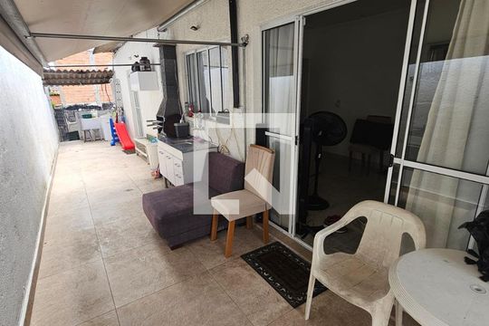 Quintal de casa à venda com 2 quartos, 125m² em Santa Maria, Osasco
